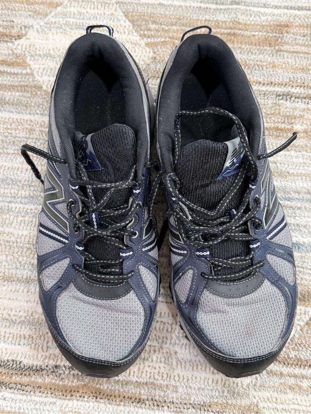 New Balance Men's Gray and Black Performance Running Shoes